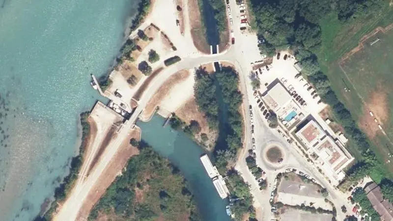 Vue aérienne : Baignade du bras de Barrage de Savières