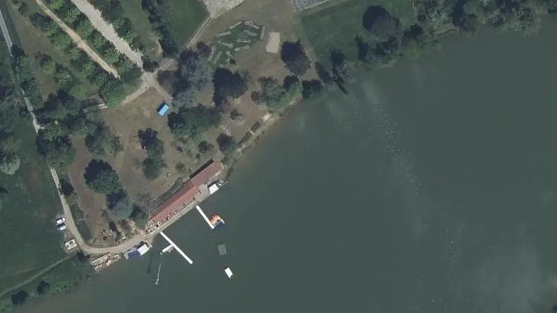 Vue aérienne : Baignade du lac du Moulineau