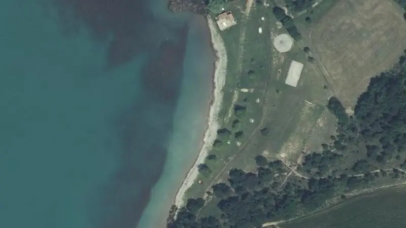 Vue aérienne : Plage du plan d'eau du Riou