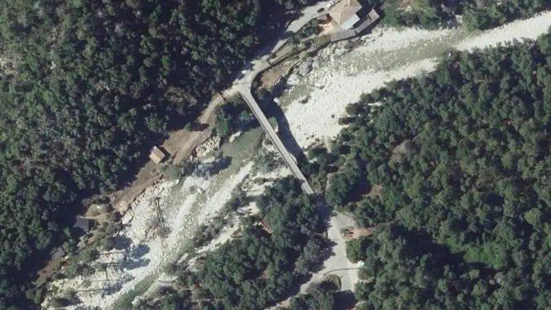 Vue aérienne : Piscines Pont d'Azzana