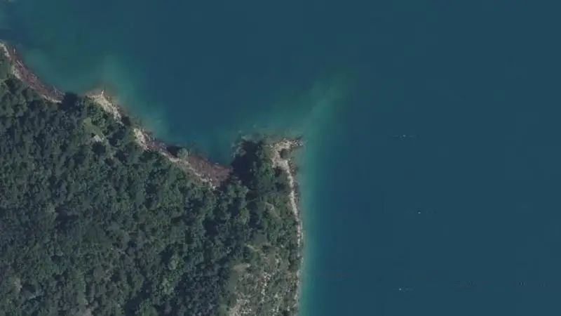 Vue aérienne : Plage du lac de Castillon