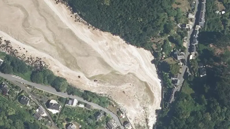 Vue aérienne : Baie de la Vierge - Pont Roux
