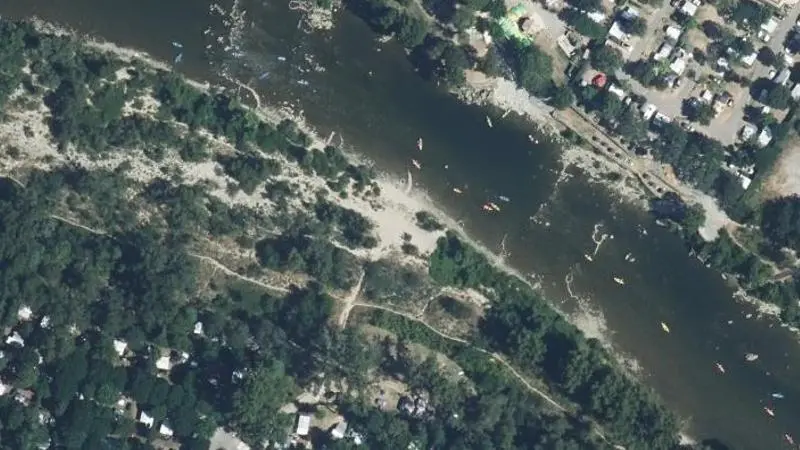 Vue aérienne : Plage de l'Ardèche
