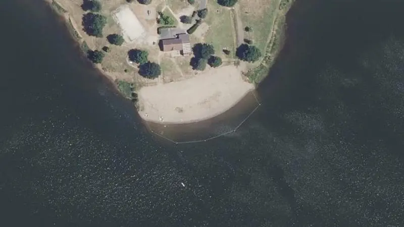 Vue aérienne : Baignade de la retenue d'Anchald