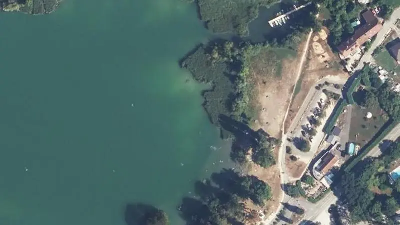 Vue aérienne : Plan d'eau de Saint Andre les Marches