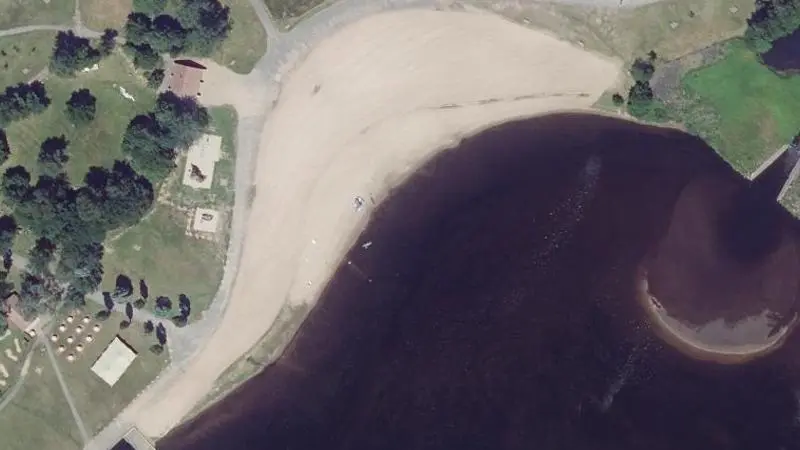 Vue aérienne : Plage du lac de la Plaine