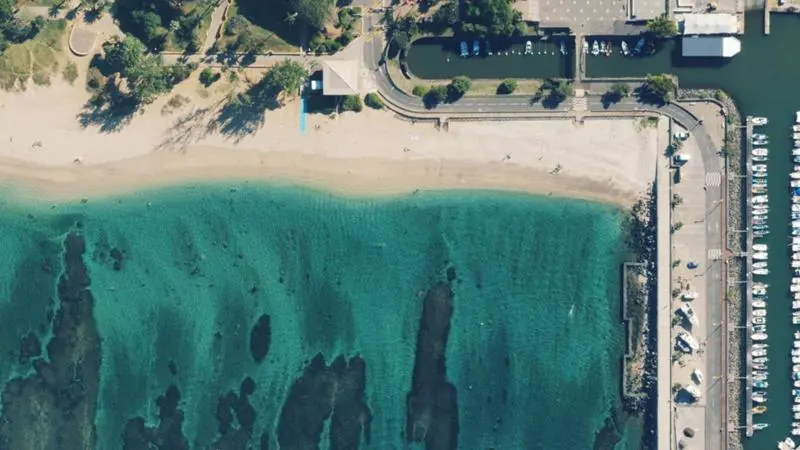 Vue aérienne : Plage Centre Ville de Saint-Pierre