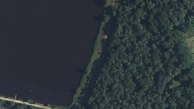 Vue aérienne : ETANG DES 3 FRERES (réservé au domaine)