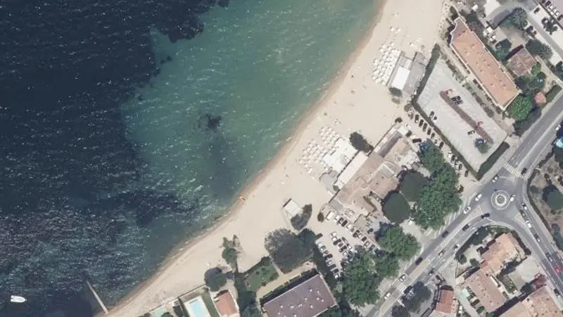 Vue aérienne : Plage la Bouillabaisse