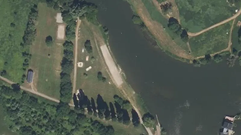 Vue aérienne : Le Port (villeveque)