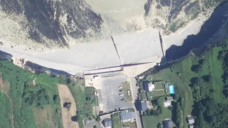 Vue aérienne : Plage des grandes dalles