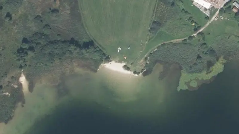 Vue aérienne : Plage du lac de l'Abbaye