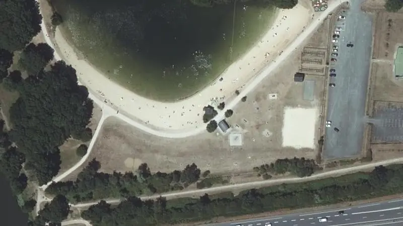 Vue aérienne : Plan d'eau de la Gemerie a Arnage