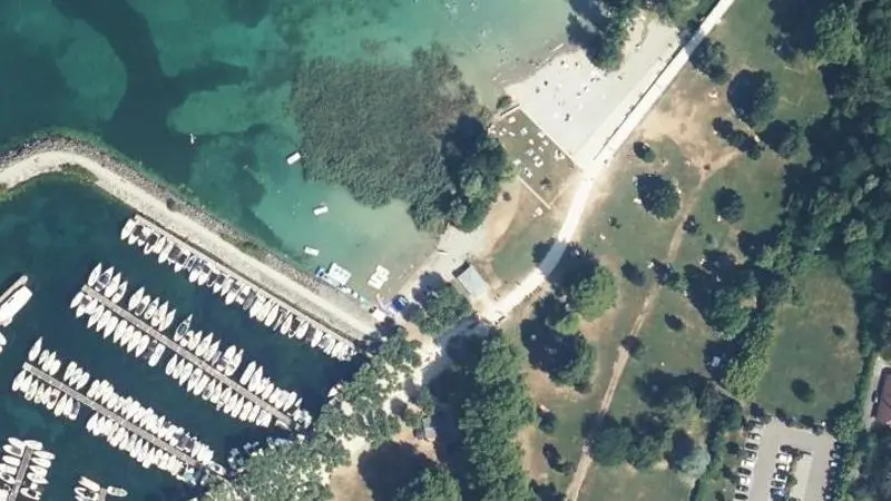 Vue aérienne : Plage du lac du Bourget