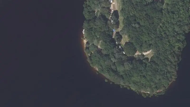 Vue aérienne : Plage du lac de Viam