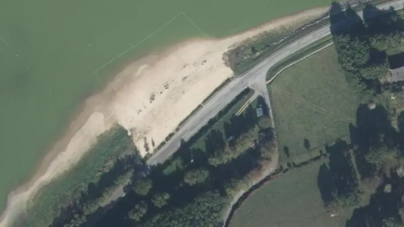 Vue aérienne : Le Barrage
