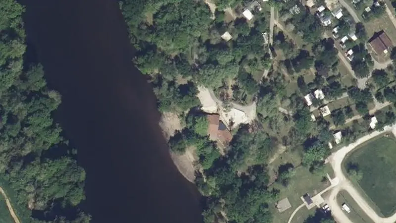 Vue aérienne : Dordogne Camp. le Rocher de la Cave