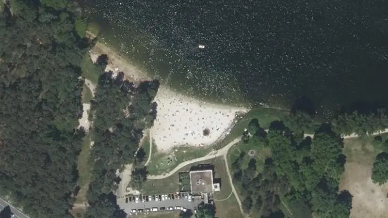 Vue aérienne : Plage du Lac