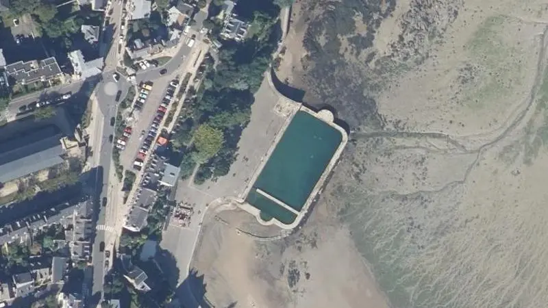 Vue aérienne : Piscine du Prieure