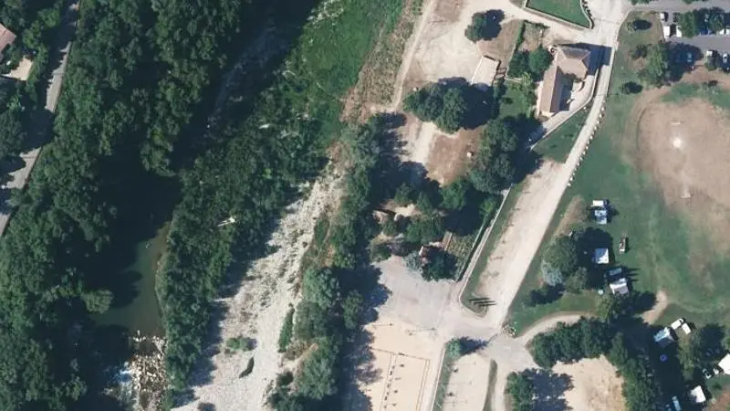 Vue aérienne : Herault-Plan d'eau du Village