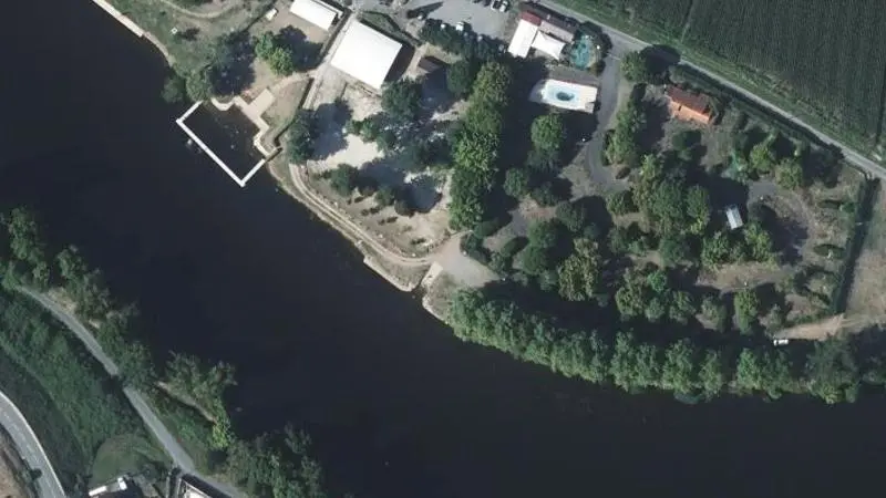 Vue aérienne : Baignade du Lot