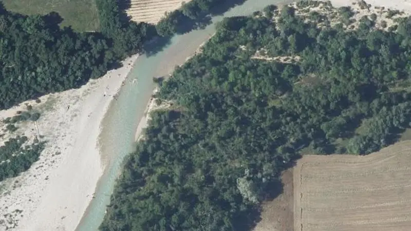 Vue aérienne : Baignade de la Drôme