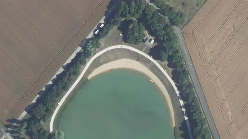 Vue aérienne : Etang Intercommunal _ Zone Bain