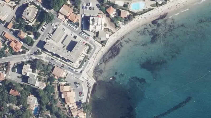 Vue aérienne : Plage de Mar Vivo Poste de Secours