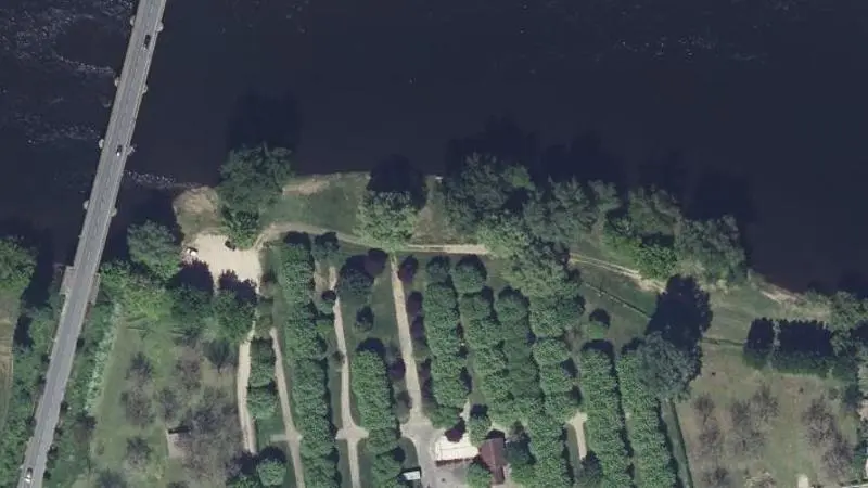 Vue aérienne : Plage du Camping Municipal de Cenac