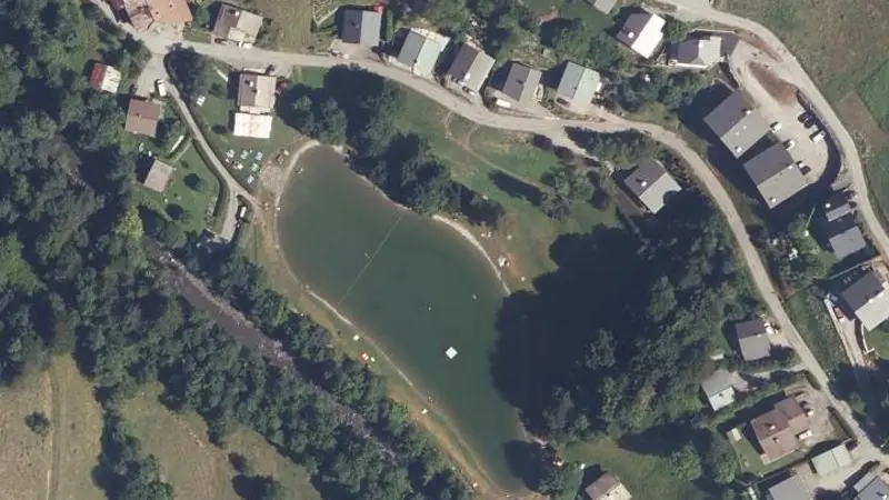 Vue aérienne : Baignade du plan d'eau de l'Arrondine