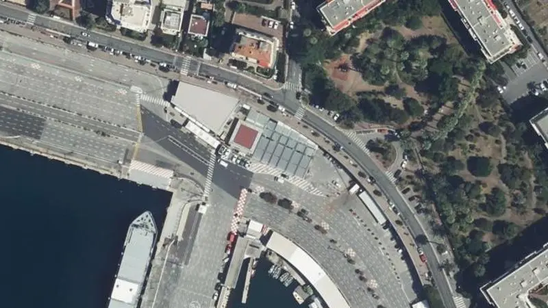 Vue aérienne : Militaire