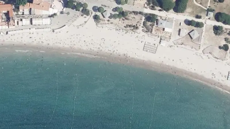 Vue aérienne : Plage des Sablettes Centre Poste de Secours