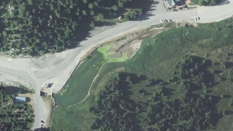 Vue aérienne : Lac de Sommand