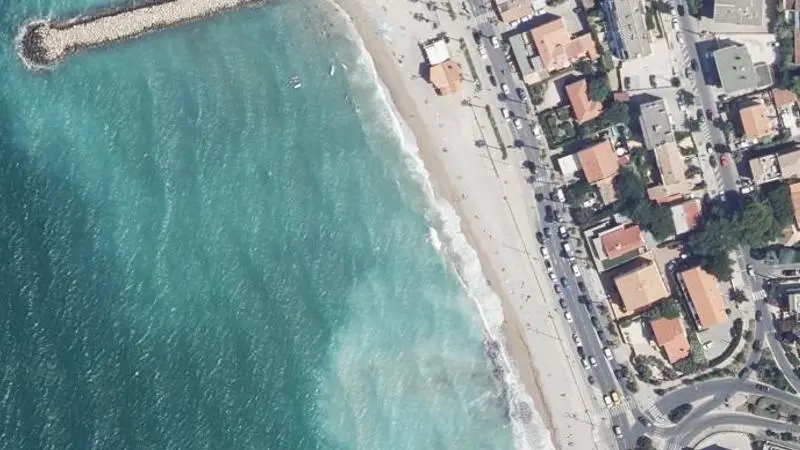 Vue aérienne : Plage Bonnegrace Kennedy (poste de Secours)