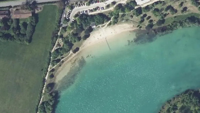 Vue aérienne : Plage du lac de Pombonne
