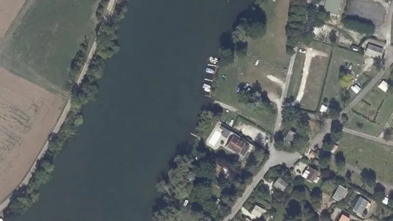 Vue aérienne : Saone (camping de Pontailler)