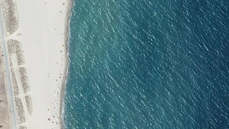 Vue aérienne : Poste de Secours N°1, Plage de l'Art