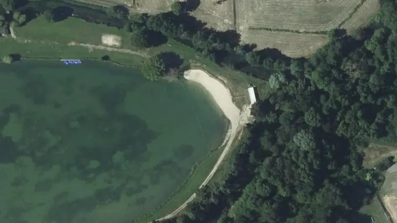 Vue aérienne : Bonneville sur Iton Etang de la Noe