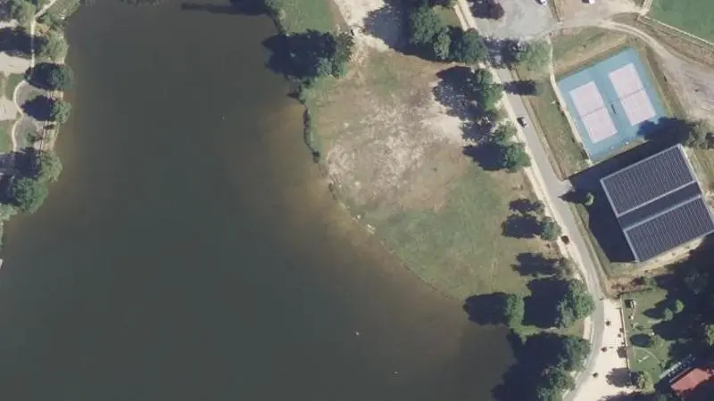 Vue aérienne : Plan d'eau de St Remy : Cote Tennis