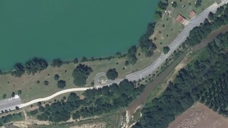 Vue aérienne : Lac de Champos (herbasse)