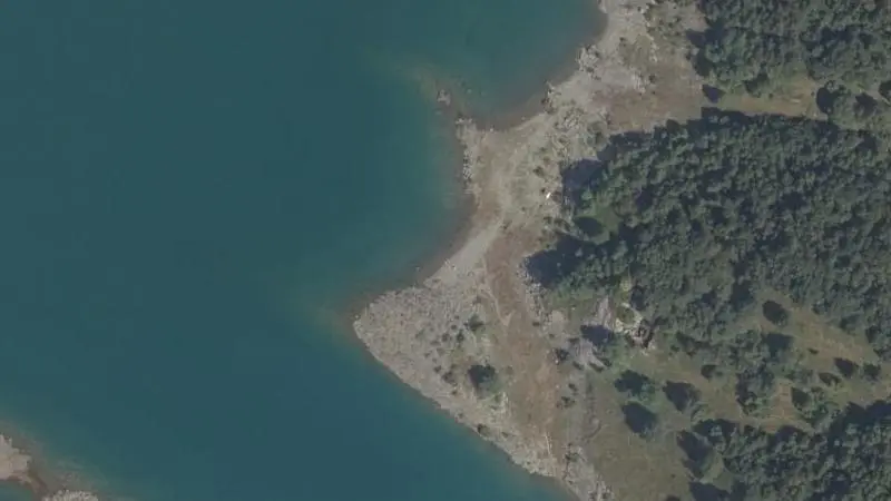 Vue aérienne : Baignade du lac du Mont Cenis