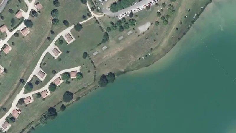Vue aérienne : Lac de Champos (sources)
