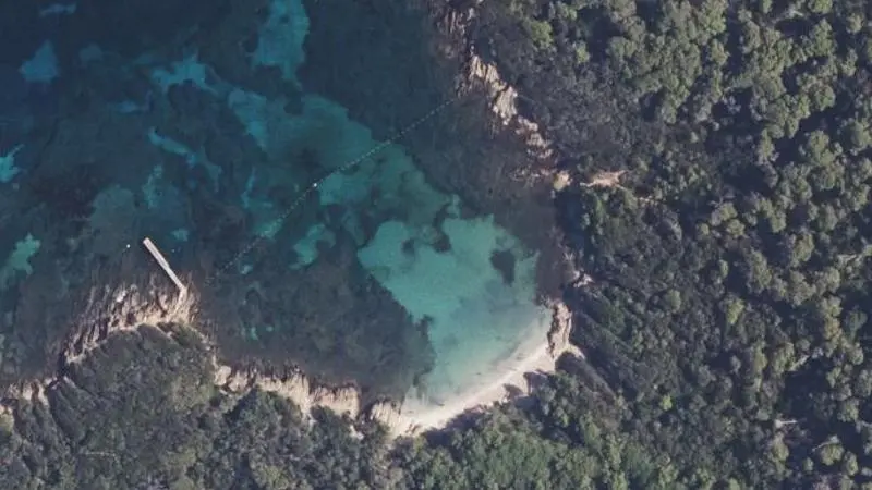 Vue aérienne : Ile de Port Cros Sud - Anse de Janets