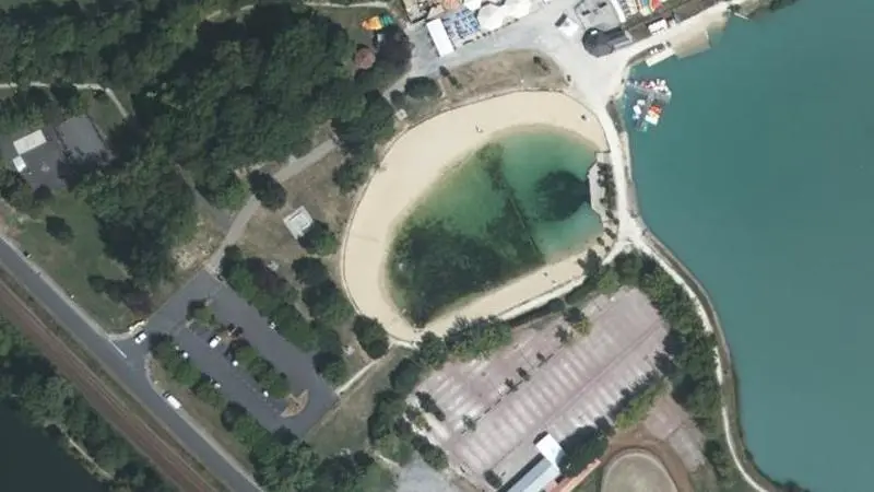 Vue aérienne : Baignade Pres des Roches