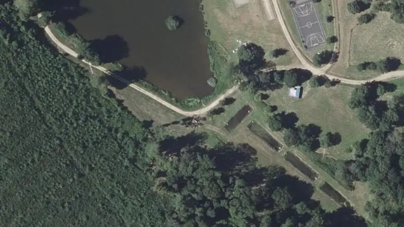 Vue aérienne : Plan d'eau du Vernet la Varenne