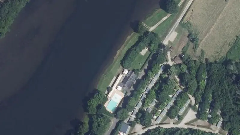 Vue aérienne : Lac de Laval-de-Cère