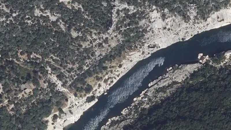 Vue aérienne : Baignade des Grottes