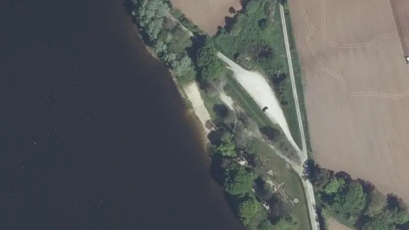 Vue aérienne : Plage de l'étang de Bosméléac