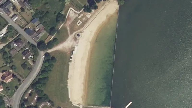 Vue aérienne : Base de loisirs du Pays Mêlois