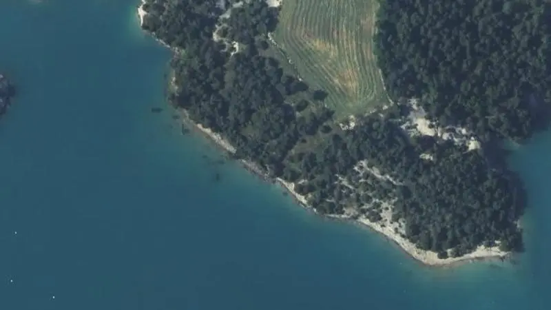 Vue aérienne : Plage du lac de Serre-Ponçon